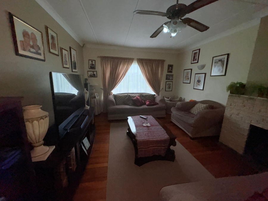 7 Bedroom Property for Sale in Sunnyridge Eastern Cape